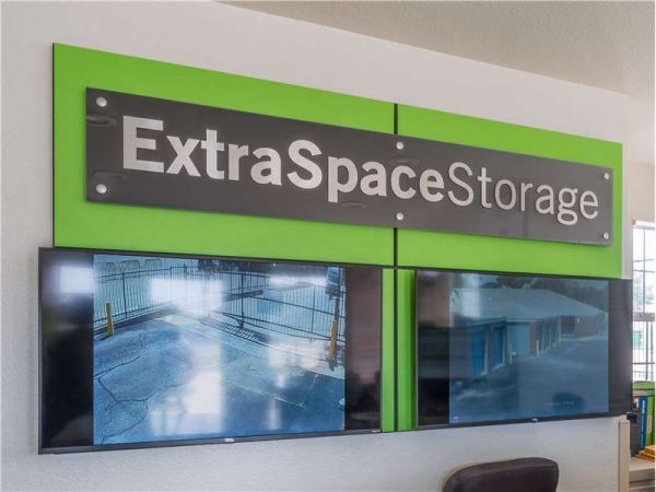 Extra Space Storage - 7410 - Dallas - 3335 Northwest Hwy - 3335 West Northwest Highway