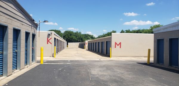 A Mini Storage of Texas - 2381 East Highway 71