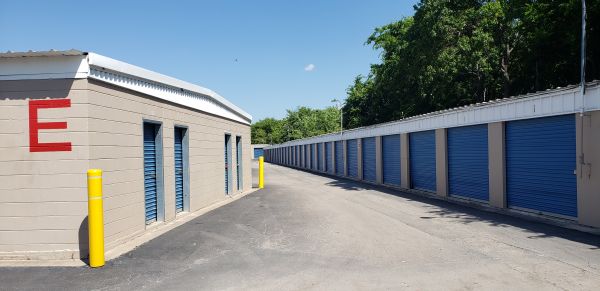 A Mini Storage of Texas - 2381 East Highway 71