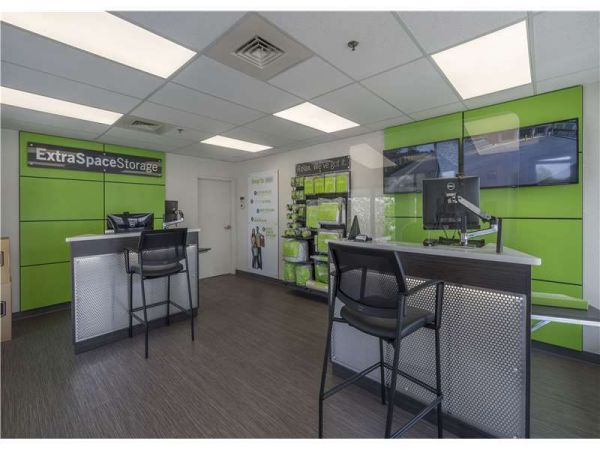 Extra Space Storage - 0689 - Santa Rosa - Hearn Ave - 496 Hearn Avenue
