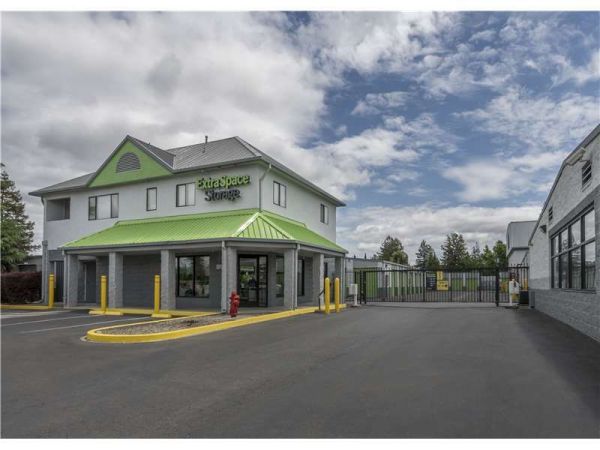 Extra Space Storage - 0689 - Santa Rosa - Hearn Ave - 496 Hearn Avenue