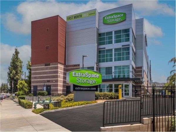 Extra Space Storage - 1404 - El Cajon - 1539 East Main St - 1539 East Main Street