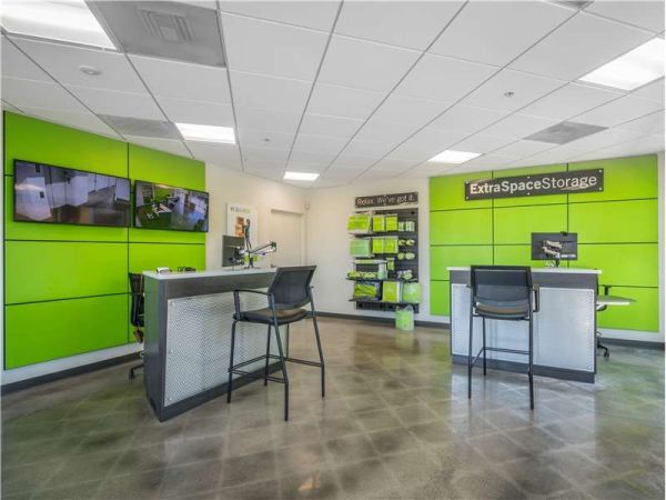 Extra Space Storage - 1404 - El Cajon - 1539 East Main St - 1539 East Main Street