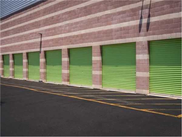 Extra Space Storage - 1404 - El Cajon - 1539 East Main St - 1539 East Main Street