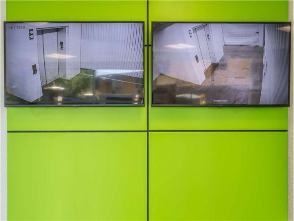 Extra Space Storage - 1404 - El Cajon - 1539 East Main St - 1539 East Main Street
