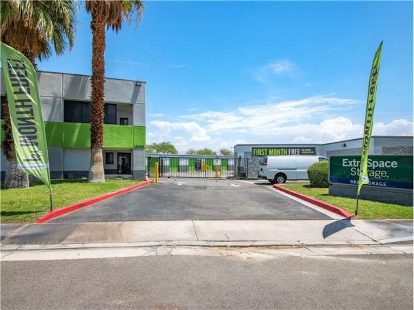 Extra Space Storage - 8312 - Palm Springs - Farrell Dr. 300 - 1000 North Farrell Drive