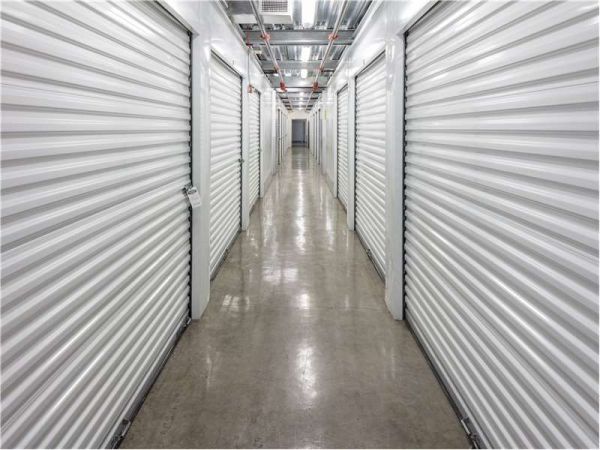 Extra Space Storage - 1521 - Honolulu - Kalakaua Ave - 1414 Kalakaua Avenue