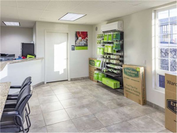 Extra Space Storage - 8493 - Kailua Kona - Hulikoa Drive - 73-4281 Hulikoa Drive