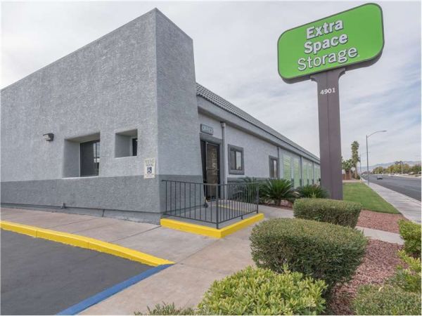 Extra Space Storage - 0160 - Las Vegas - W Oakey Blvd - 4901 West Oakey Boulevard