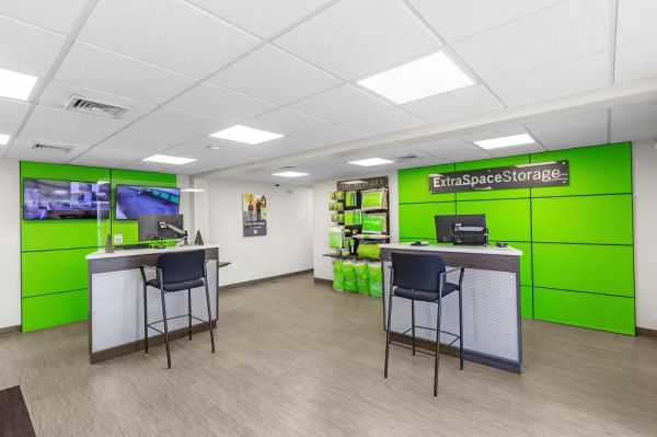 Extra Space Storage - 0330 - Hackensack - South River St - 270 South River Street