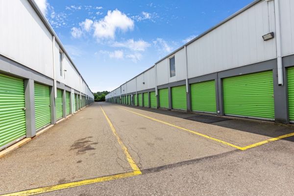 Extra Space Storage - 0330 - Hackensack - South River St - 270 South River Street