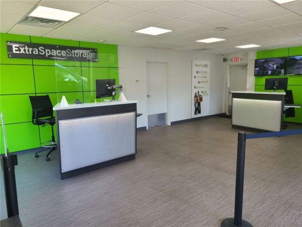 Extra Space Storage - 0690 - Staten Island - Arden Ave - 7 Arden Avenue