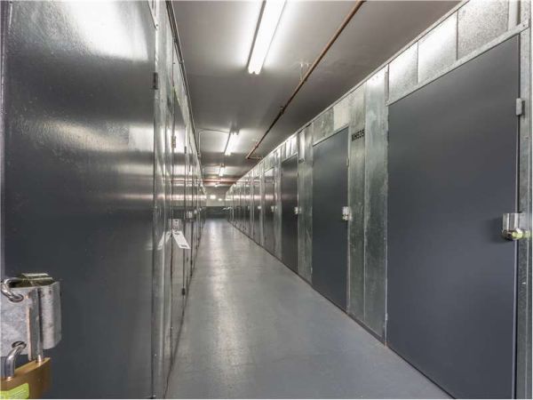 Extra Space Storage - 8883 - Bronx - E 137th St - 601 East 137th Street