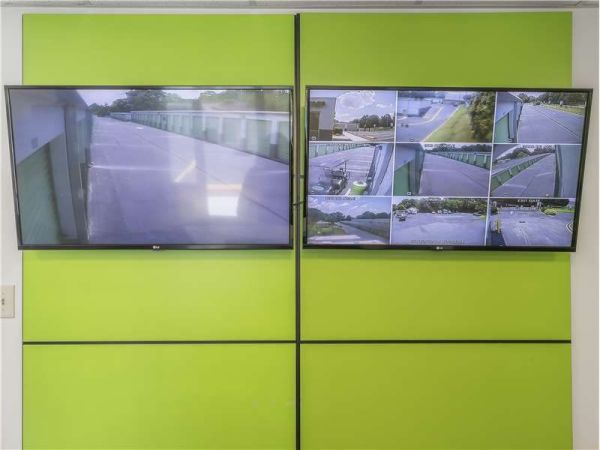 Extra Space Storage - 1722 - Hickory - 18th Street NE - 1108 18th Street Northeast