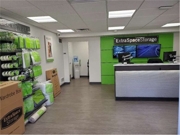 Extra Space Storage - 1036 - Doylestown - N Broad St - 390 North Broad Street