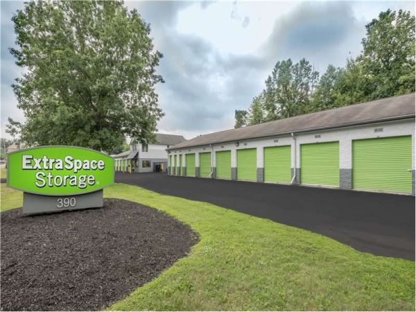 Extra Space Storage - 1036 - Doylestown - N Broad St - 390 North Broad Street