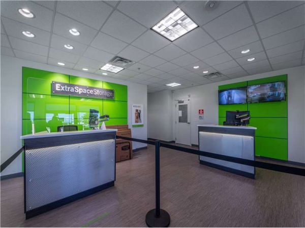 Extra Space Storage - 7073 - Allen - Greenville Ave - 820 South Greenville Avenue