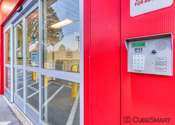 CubeSmart Self Storage - MD Rockville Research Pl - 44 Research Place