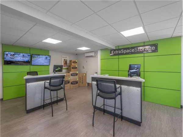 Extra Space Storage - 0263 - South Easton - Turnpike St - 594 Turnpike Street