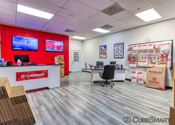 CubeSmart Self Storage - IL Elgin Tollgate Road - 590-A Tollgate Rd