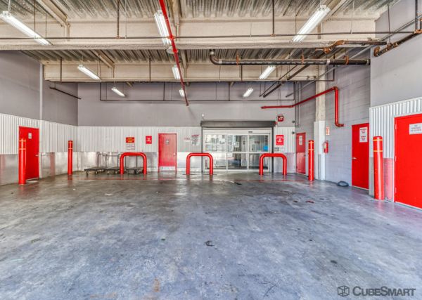 CubeSmart Self Storage - NY Long Island City 21st Street - 39-25 21st Street
