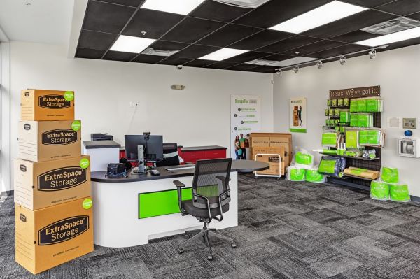 Extra Space Storage - 7591 - Hackensack - River St - 374 South River Street