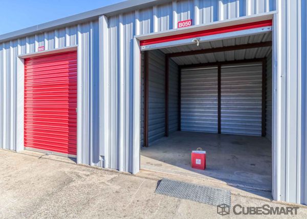 CubeSmart Self Storage - TX Kennedale Kennedale Parkway - 813 East Kennedale Parkway