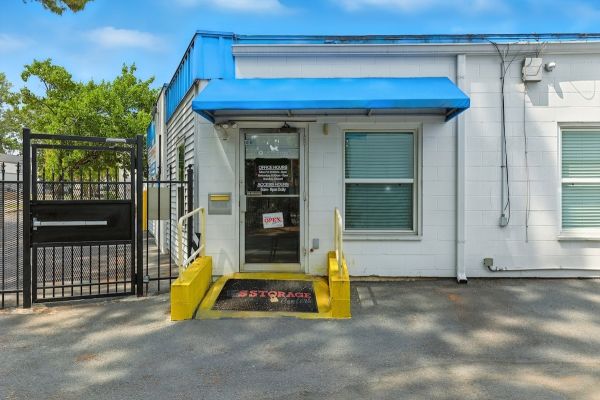 US Storage Centers - Little Rock - 1605 Green Mountain Drive