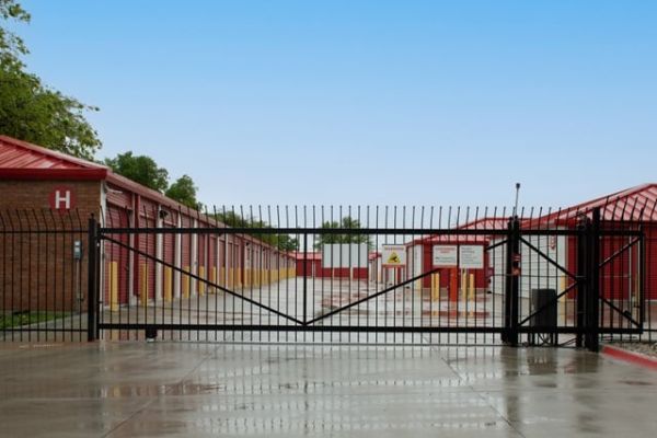 Public Storage - Fort Worth - 650 E Bonds Ranch Rd - 650 E Bonds Ranch Rd