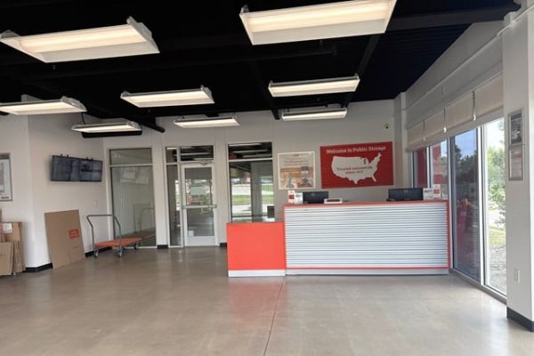 Public Storage - Dallas - 9130 South Hampton Road - 9130 South Hampton Road