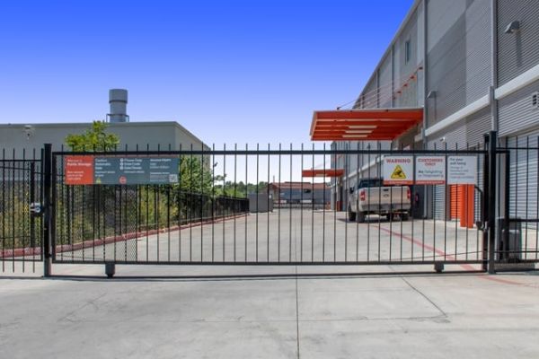 Public Storage - San Antonio - 1426 N Panam Expy - 1426 N Panam Expy