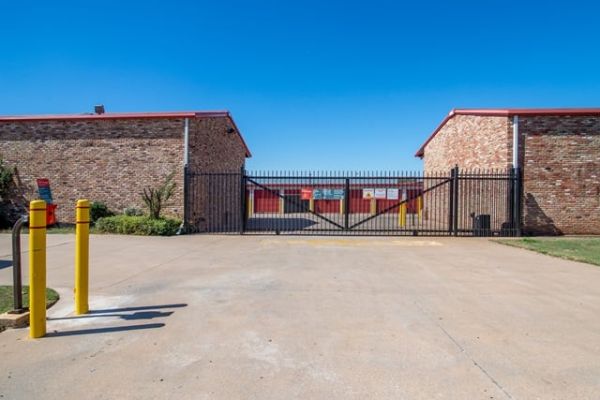 Public Storage - Yukon - 10221 W Hwy 66 - 10221 W Hwy 66
