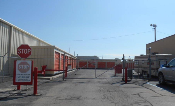 Mission Storage - Hobbs - Comanche Dr - Annex - 341 West Comanche Drive