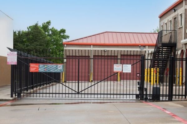 Public Storage - Bedford - 3124 Harwood Rd - 3124 Harwood Rd