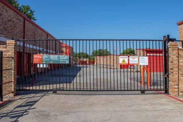 Public Storage - Mesquite - 2023 N Galloway Ave - 2023 N Galloway Ave