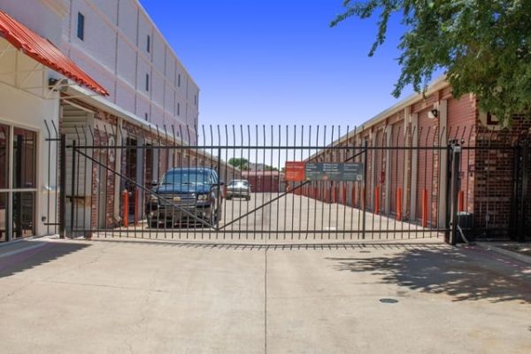 Public Storage - Aubrey - 26740 E University Dr - 26740 E University Dr