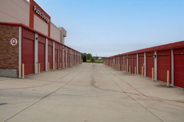 Public Storage - Fort Worth - 6900 Granbury Rd - 6900 Granbury Rd