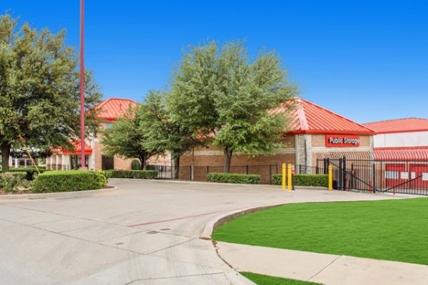 Public Storage - Fort Worth - 6900 Granbury Rd - 6900 Granbury Rd