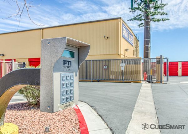 CubeSmart Self Storage - NV North Las Vegas East Centennial Pkwy - 787 East Centennial Parkway