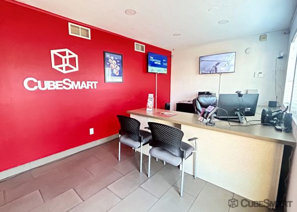 CubeSmart Self Storage - AZ Phoenix N 27th Ave - 6316 North 27th Avenue