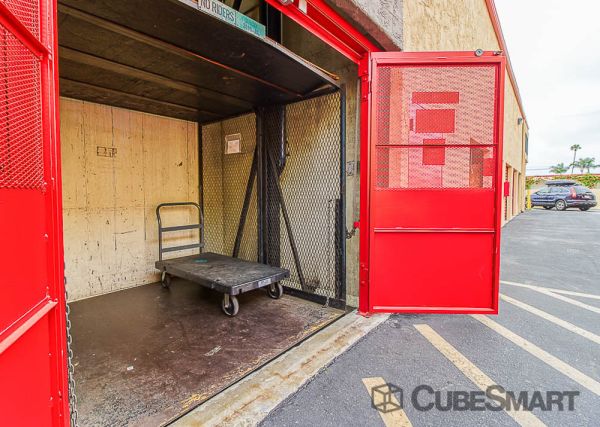 CubeSmart Self Storage - CA Oceanside Via El Centro - 201 Via El Centro