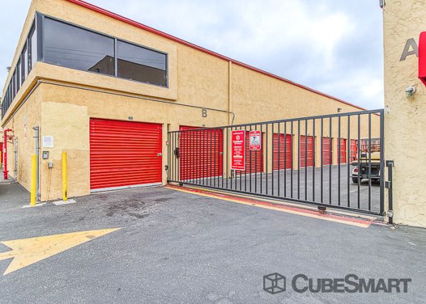 CubeSmart Self Storage - CA Oceanside Via El Centro - 201 Via El Centro