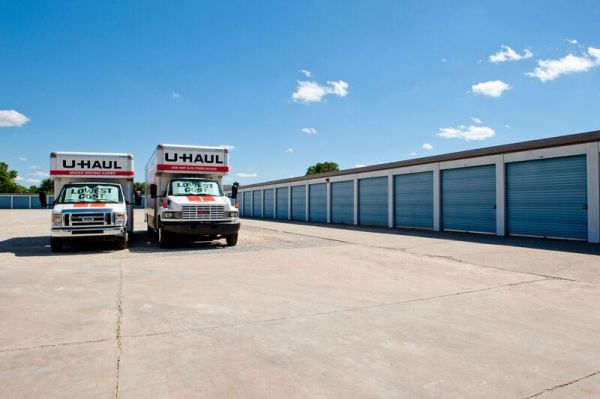 American Self Storage #18 - 25 West Ken Del Drive