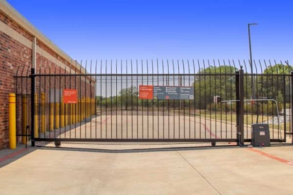 Public Storage - Fort Worth - 7601 S Crowley Rd - 7601 S Crowley Rd