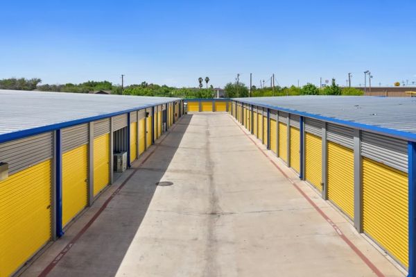 Storage Star Laredo - Quail Creek - 2110 Quail Creek Road