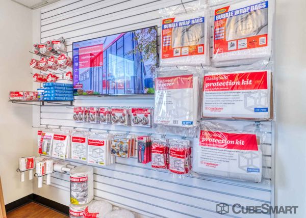 CubeSmart Self Storage - MD District Heights - 2121 Brooks Drive