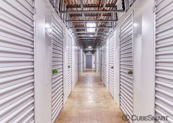CubeSmart Self Storage - VA Alexandria Holly Hill Rd - 3100 Holly Hill Road