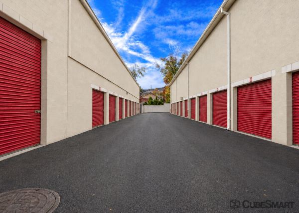 CubeSmart Self Storage - VA Alexandria Holly Hill Rd - 3100 Holly Hill Road