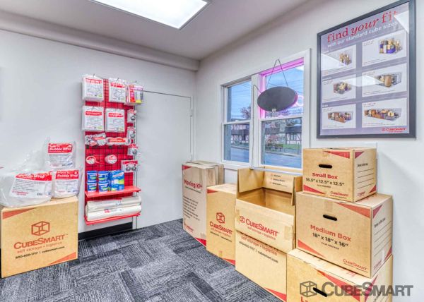CubeSmart Self Storage - VA Alexandria Holly Hill Rd - 3100 Holly Hill Road