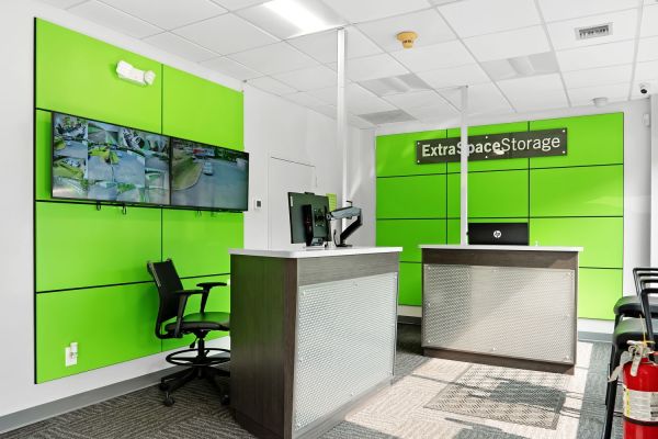 Extra Space Storage - 7665 - Holtsville - Waverly Ave - 970 Waverly Avenue
